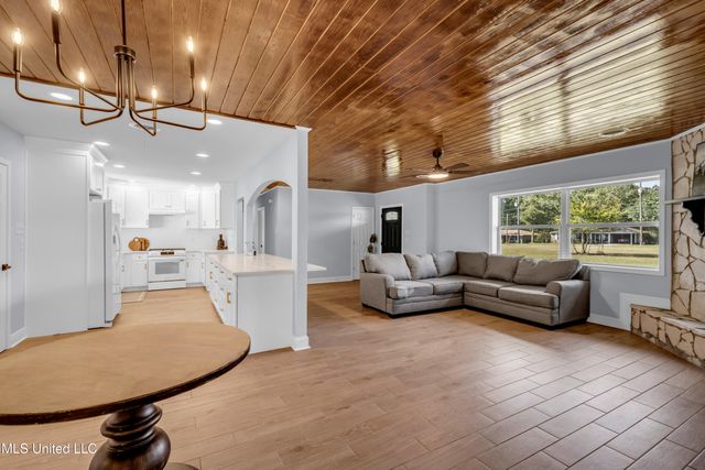 12330 Oaklawn Road, Biloxi, MS 39532