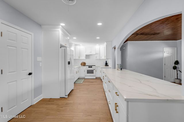 12330 Oaklawn Road, Biloxi, MS 39532