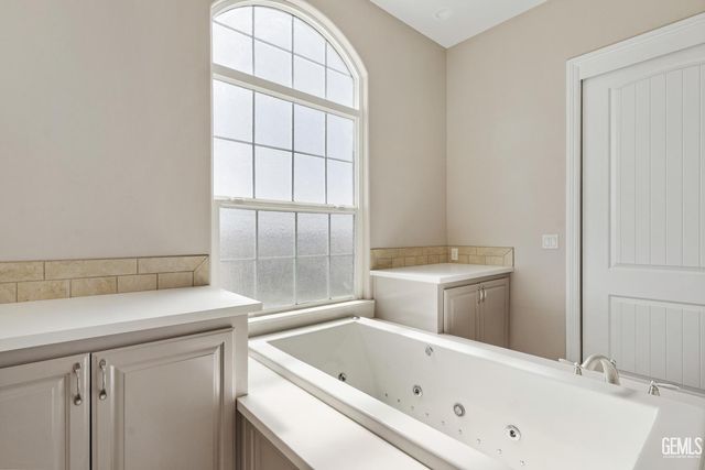 393 Famoso Hills Drive, Bakersfield, CA 93308