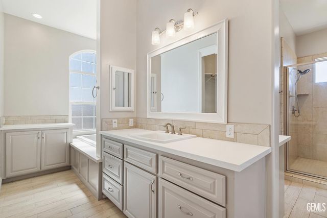 393 Famoso Hills Drive, Bakersfield, CA 93308