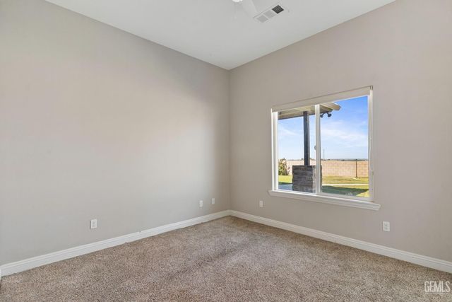 393 Famoso Hills Drive, Bakersfield, CA 93308