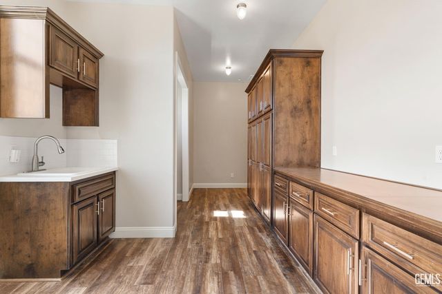 393 Famoso Hills Drive, Bakersfield, CA 93308