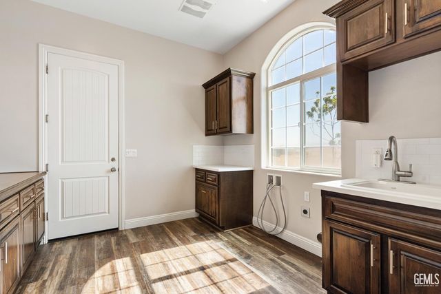 393 Famoso Hills Drive, Bakersfield, CA 93308