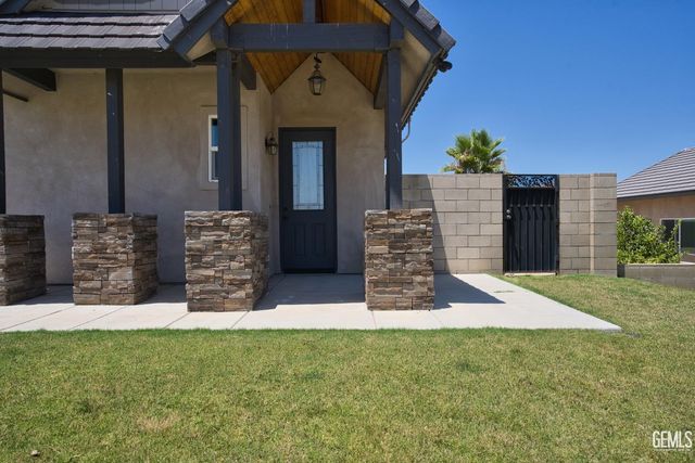 393 Famoso Hills Drive, Bakersfield, CA 93308