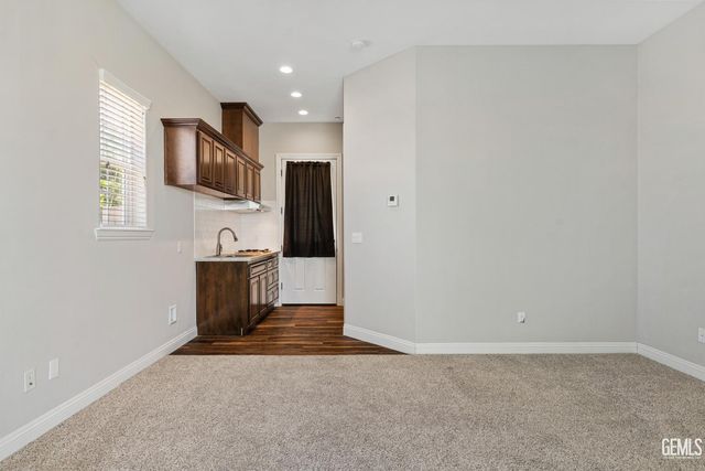 393 Famoso Hills Drive, Bakersfield, CA 93308