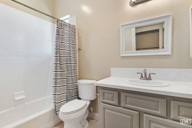 393 Famoso Hills Drive, Bakersfield, CA 93308