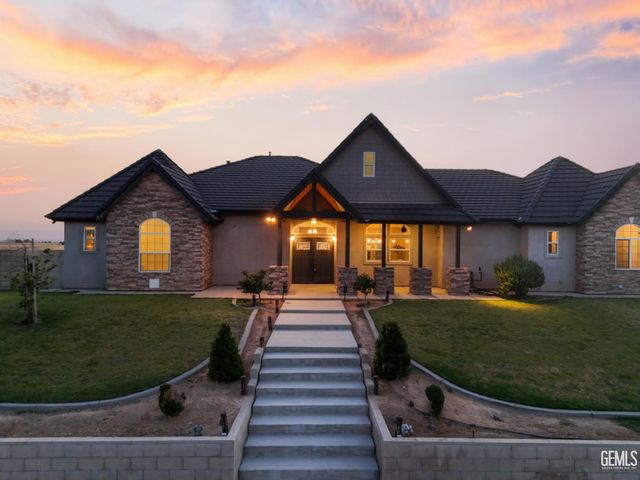 393 Famoso Hills Drive, Bakersfield, CA 93308