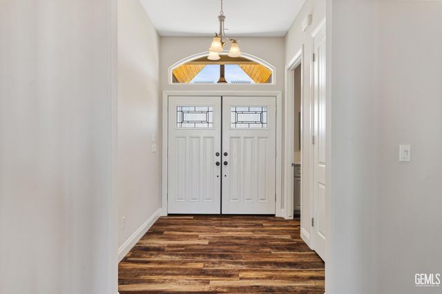 393 Famoso Hills Drive, Bakersfield, CA 93308