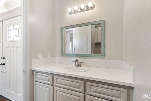 393 Famoso Hills Drive, Bakersfield, CA 93308