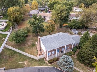 2304 Glenrich Drive, Oakville, MO 63129