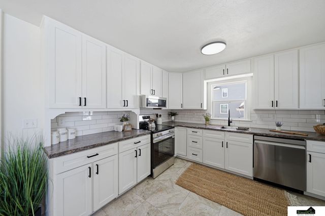 14530 Jamestown Street, Waverly, NE 68462