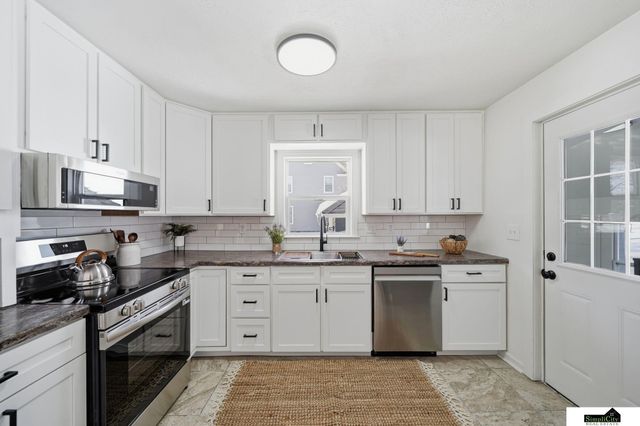 14530 Jamestown Street, Waverly, NE 68462