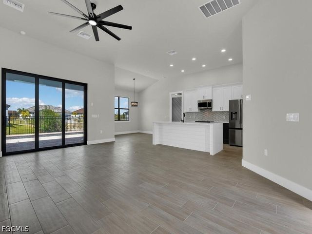 1517 NW 21st PL, Cape Coral, FL 33993