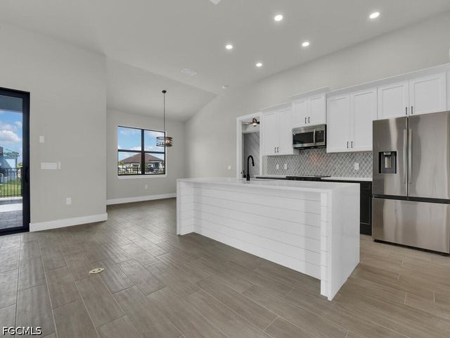 1517 NW 21st PL, Cape Coral, FL 33993