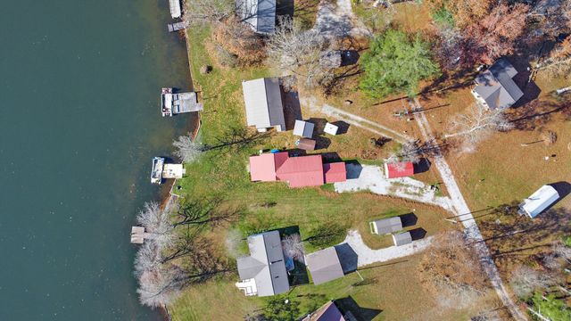 75 Linger Lake Ln, Crossville, TN 38571