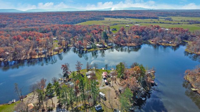 75 Linger Lake Ln, Crossville, TN 38571