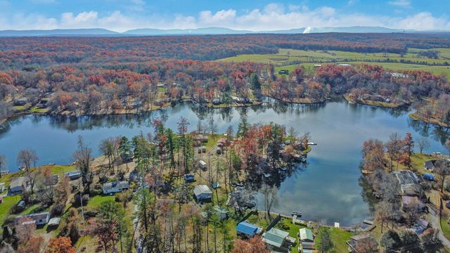 75 Linger Lake Ln, Crossville, TN 38571