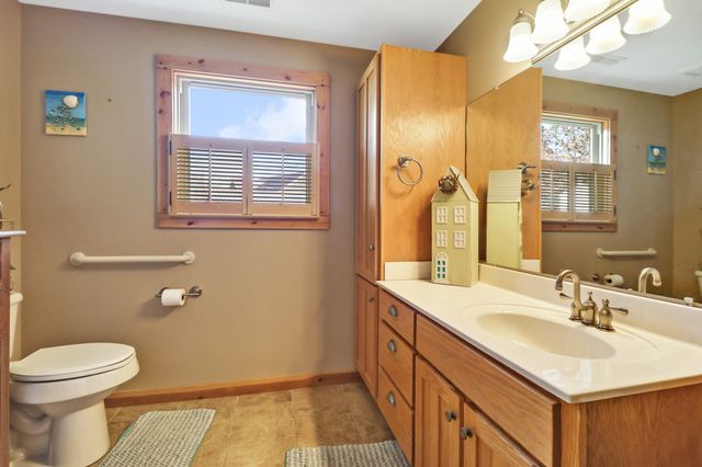 75 Linger Lake Ln, Crossville, TN 38571