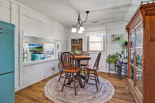 75 Linger Lake Ln, Crossville, TN 38571