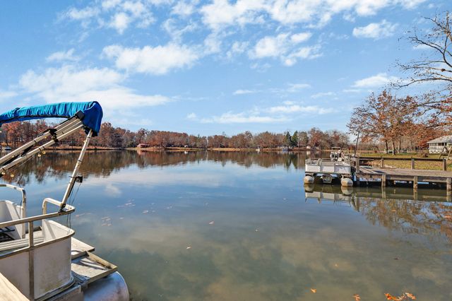 75 Linger Lake Ln, Crossville, TN 38571