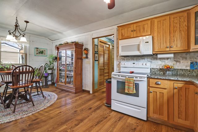 75 Linger Lake Ln, Crossville, TN 38571