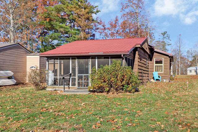 75 Linger Lake Ln, Crossville, TN 38571