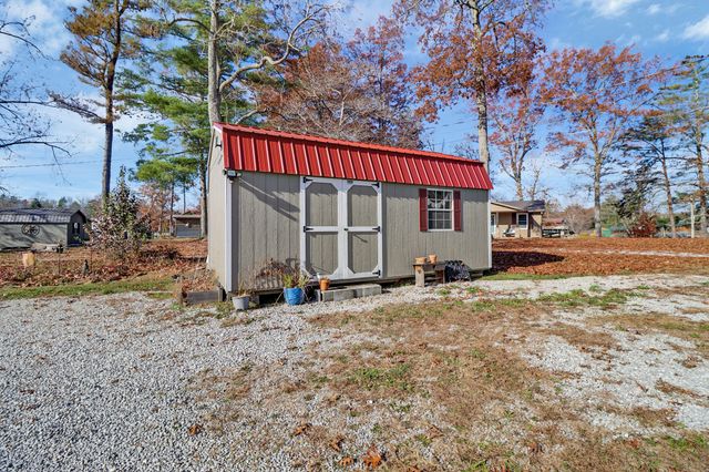75 Linger Lake Ln, Crossville, TN 38571
