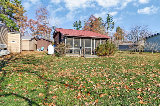 75 Linger Lake Ln, Crossville, TN 38571