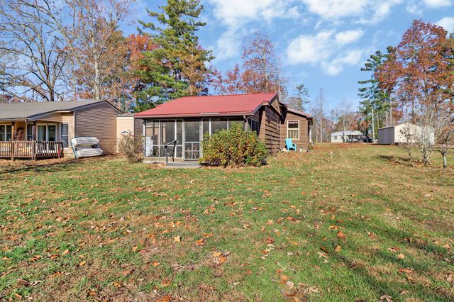 75 Linger Lake Ln, Crossville, TN 38571