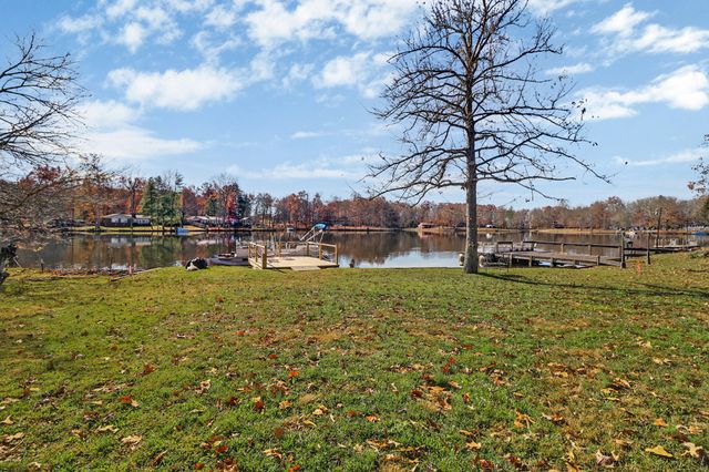 75 Linger Lake Ln, Crossville, TN 38571