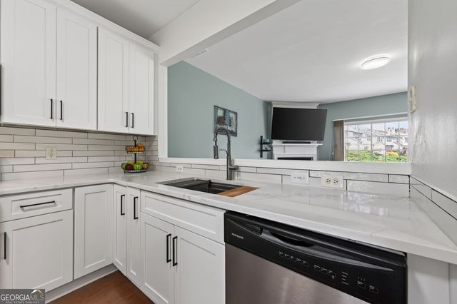1717 NW Stanwood Drive NW, Kennesaw, GA 30152