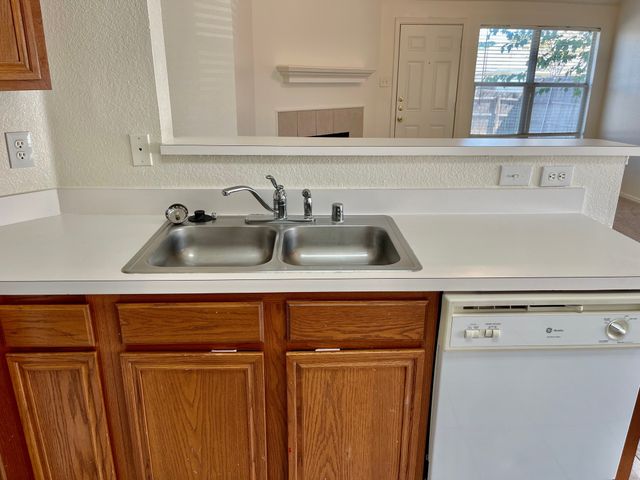 1008 Rock Springs Drive, Burleson, TX 76028