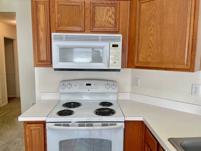 1008 Rock Springs Drive, Burleson, TX 76028