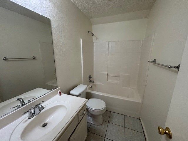 1008 Rock Springs Drive, Burleson, TX 76028