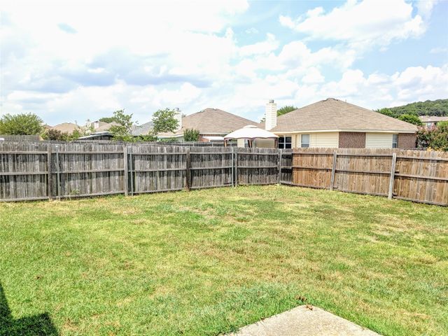 1008 Rock Springs Drive, Burleson, TX 76028