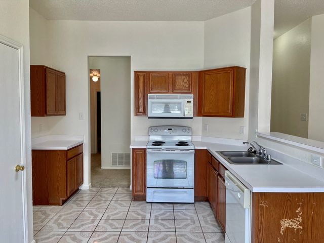 1008 Rock Springs Drive, Burleson, TX 76028