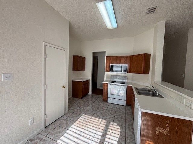 1008 Rock Springs Drive, Burleson, TX 76028