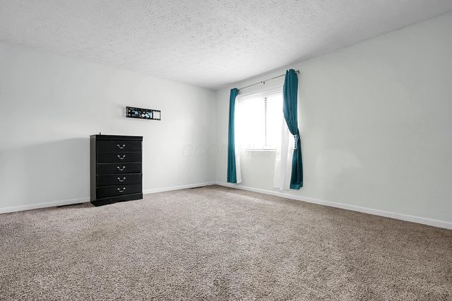 97 Stornoway Drive W, Columbus, OH 43213