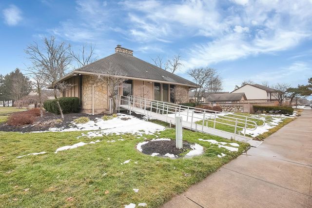 97 Stornoway Drive W, Columbus, OH 43213
