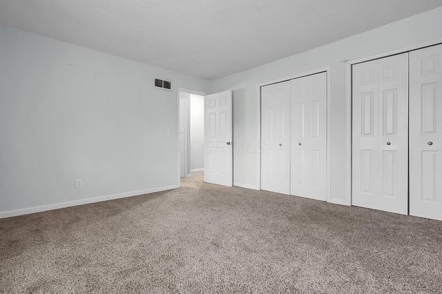 97 Stornoway Drive W, Columbus, OH 43213