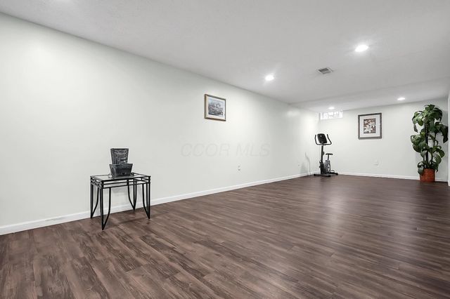 97 Stornoway Drive W, Columbus, OH 43213