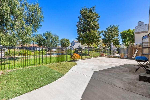 914 Sendero Ave., Escondido, CA 92026