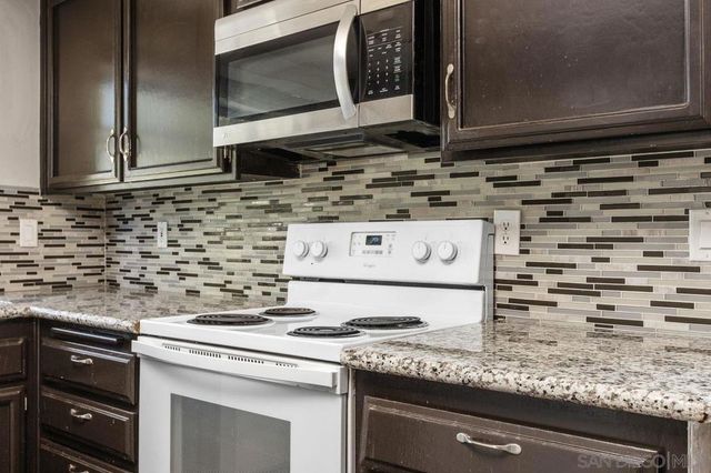 914 Sendero Ave., Escondido, CA 92026