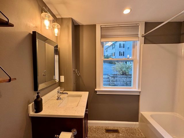 7 Hardy St 1, Beverly, MA 01915