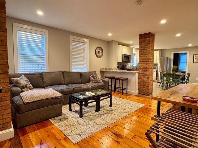 7 Hardy St 1, Beverly, MA 01915