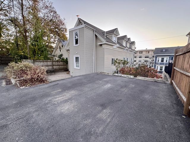 7 Hardy St 1, Beverly, MA 01915