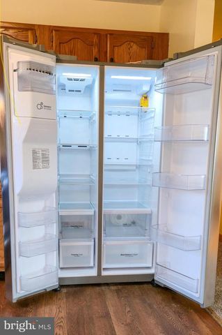 910 E BUTTER RD, York, PA 17406