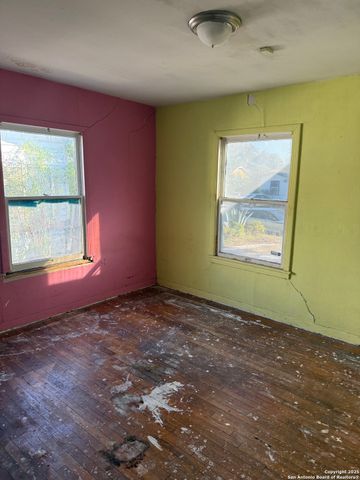 2359 Waverly, San Antonio, TX 78228