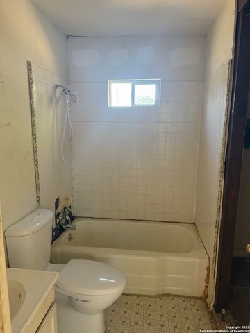 2359 Waverly, San Antonio, TX 78228