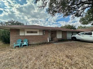 725 S 19th St, Kingsville, TX 78363